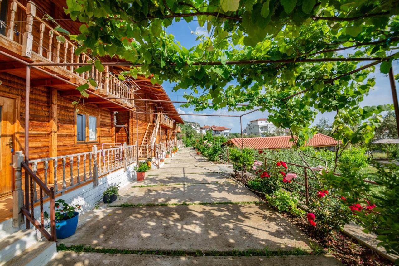 בורש Guest House Luiza מראה חיצוני תמונה