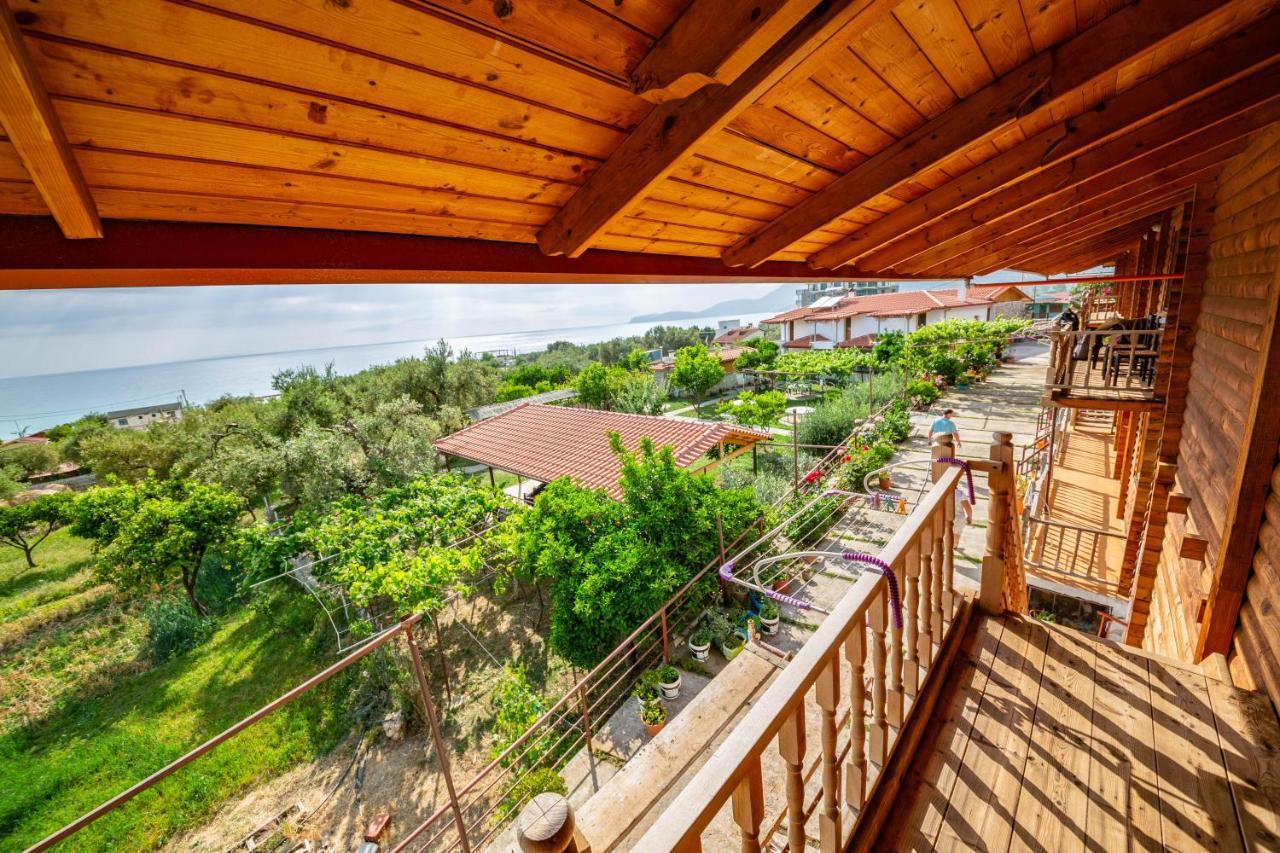בורש Guest House Luiza מראה חיצוני תמונה
