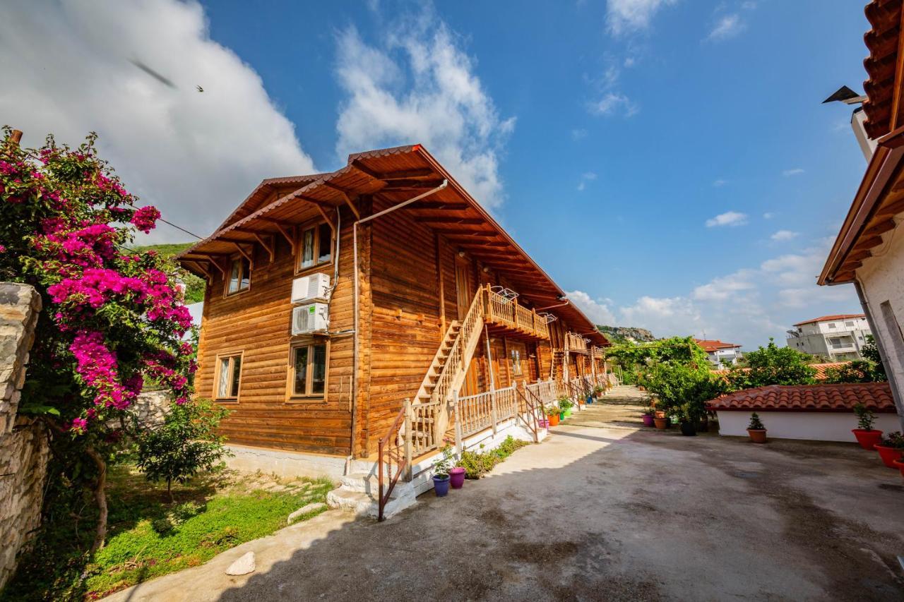 בורש Guest House Luiza מראה חיצוני תמונה